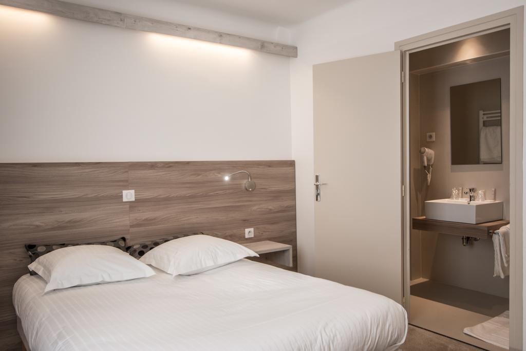 Hotel Les Voyageurs Modane Quarto foto