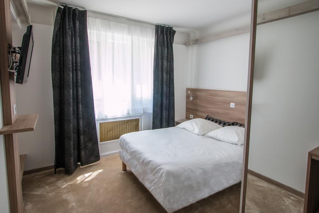 Hotel Les Voyageurs Modane Quarto foto