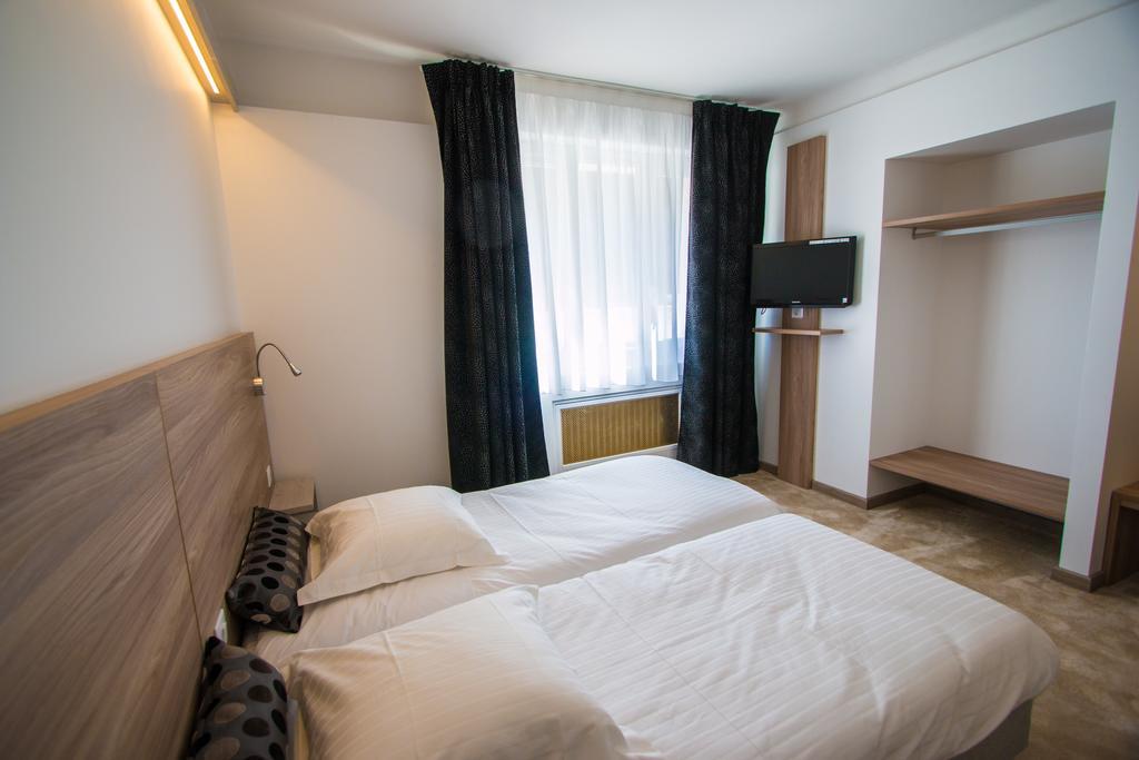 Hotel Les Voyageurs Modane Quarto foto